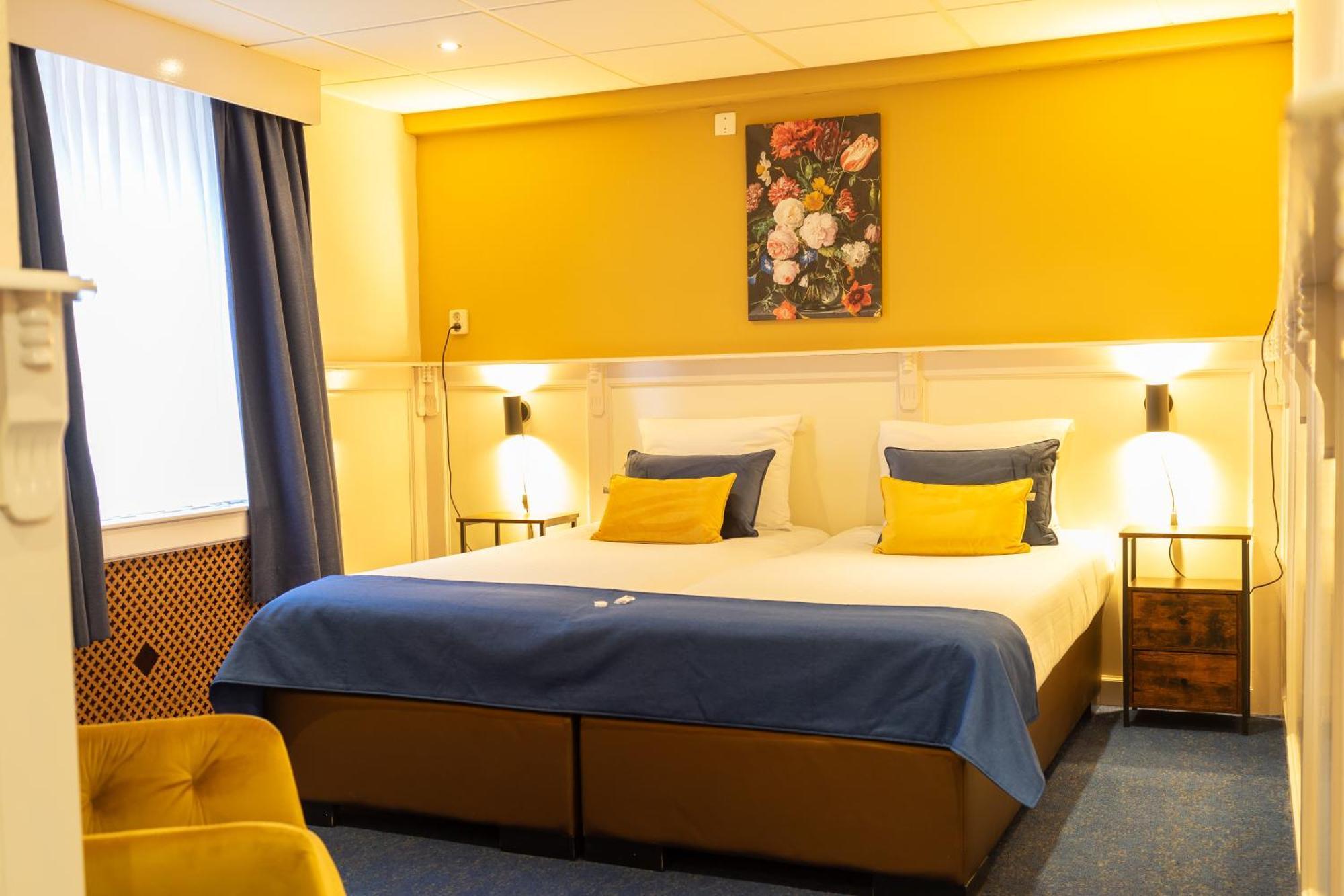 Hotel De Gulden Leeuw Workum Bagian luar foto