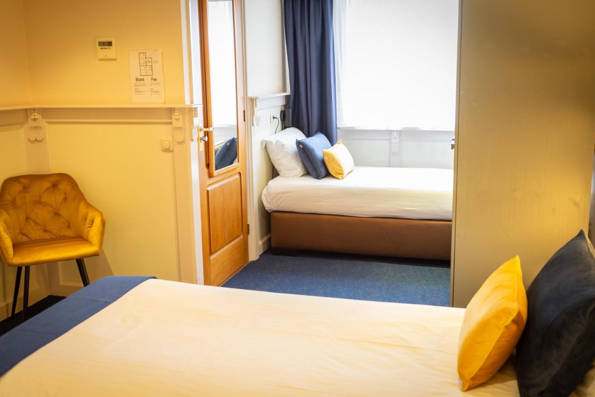 Hotel De Gulden Leeuw Workum Bagian luar foto