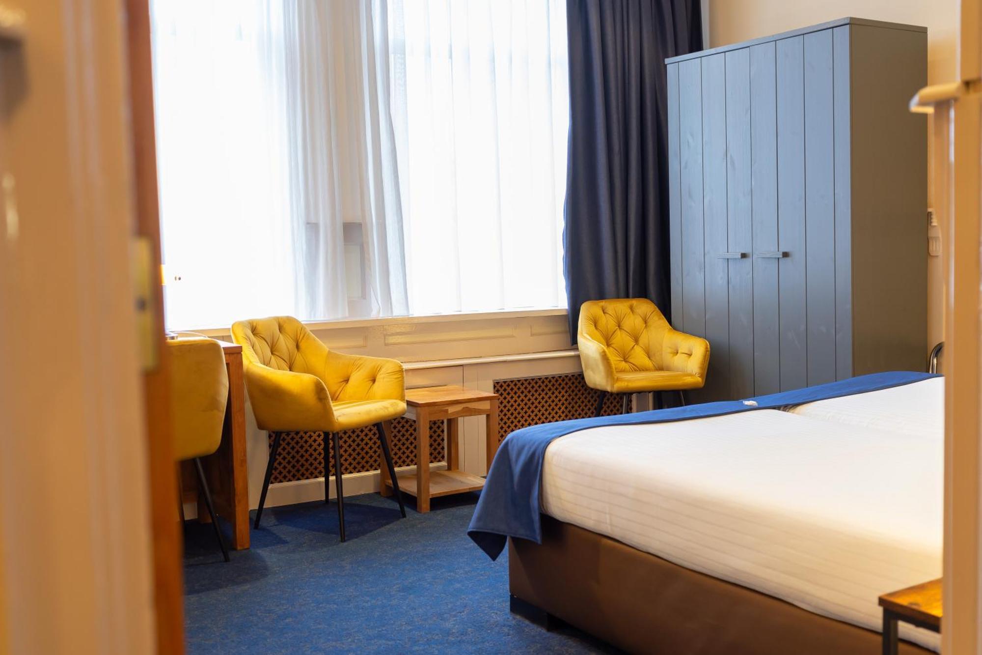 Hotel De Gulden Leeuw Workum Bagian luar foto