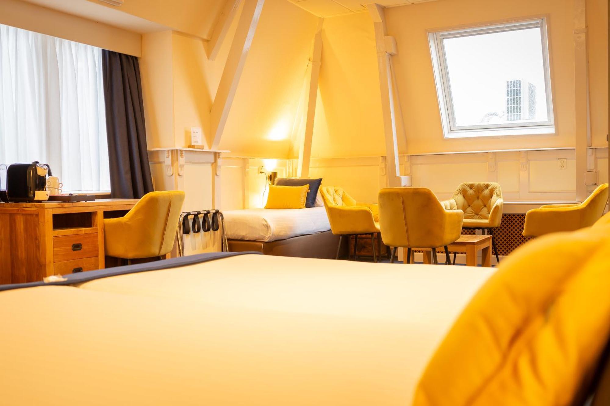 Hotel De Gulden Leeuw Workum Bagian luar foto