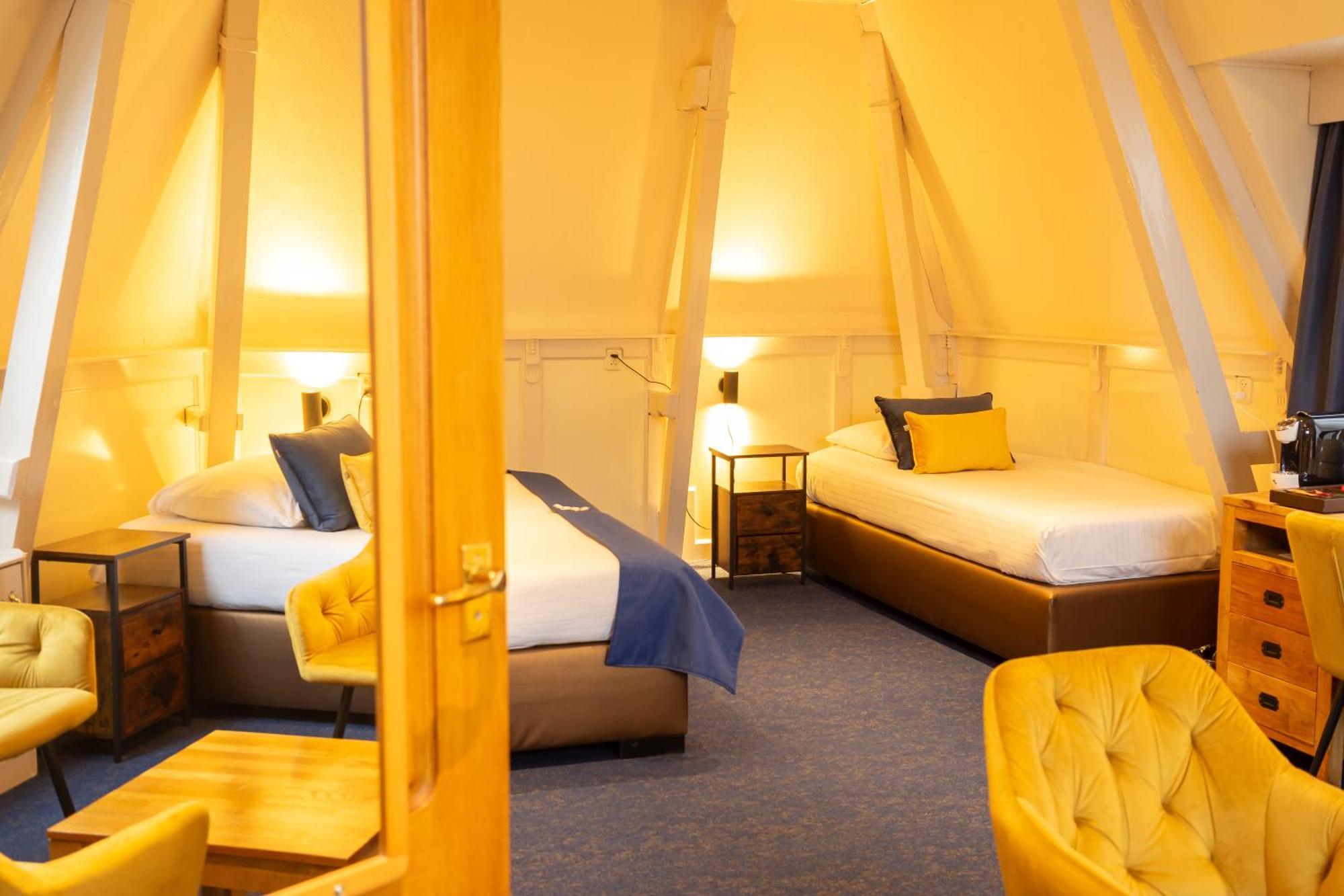 Hotel De Gulden Leeuw Workum Bagian luar foto