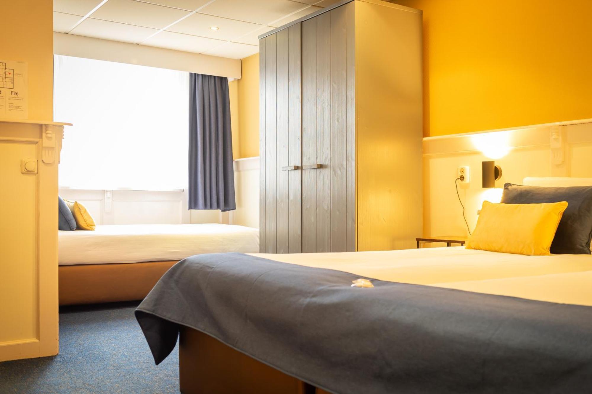 Hotel De Gulden Leeuw Workum Bagian luar foto