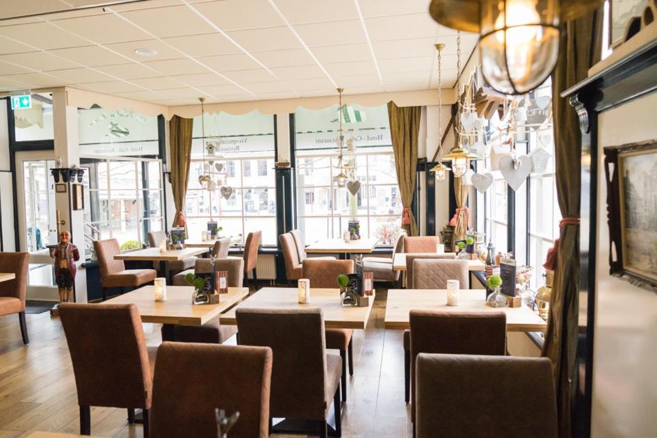 Hotel De Gulden Leeuw Workum Bagian luar foto